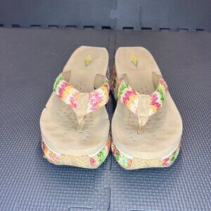 Volatile Womens Size 7 Colorful Chevron Platform Flip-Flop Sandals With Padded I
